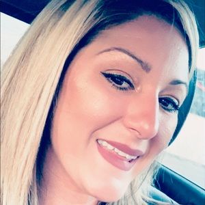 Meet your Posher, Kylee